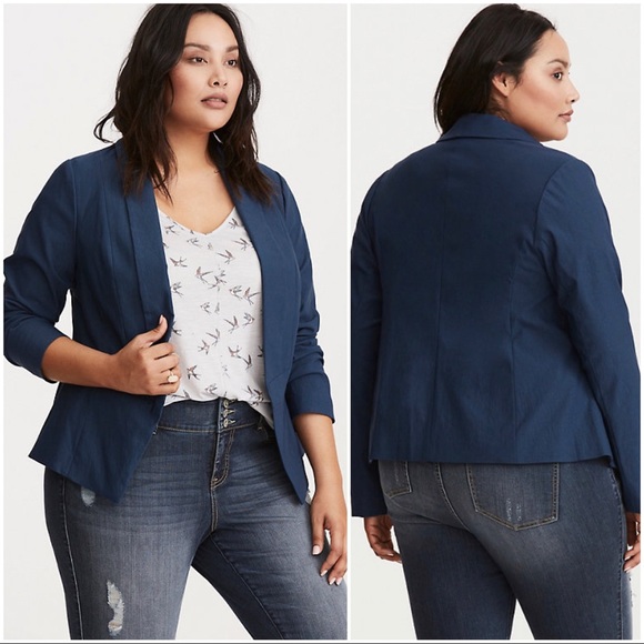 torrid Jackets & Blazers - Torrid Cutaway Stretch Blazer In Navy Size 1X NWT
